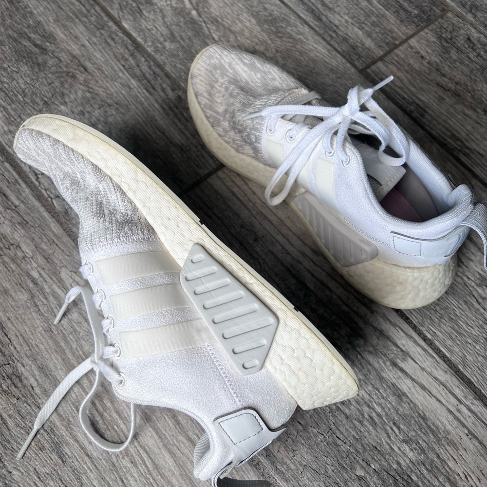 Adidas NMD R2 sneakers